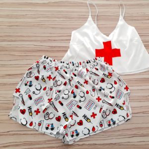 BABYDOLL EM CETIM COM ESTAMPA – MEDICINA