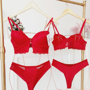 LINGERIE  LIS  VERMELHA