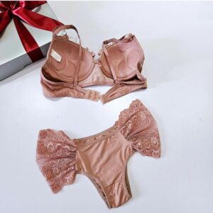 LINGERIE EM MICROFIBRA COM RENDA