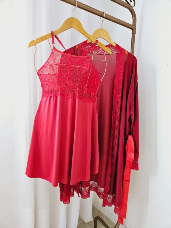 CAMISOLA COM ROBY MAGA LONGA DETALHE EM RENDA - VERMELHO