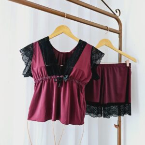 BABYDOLL EM MICROFIBRA – BORDÔ COM RENDAS PRETAS