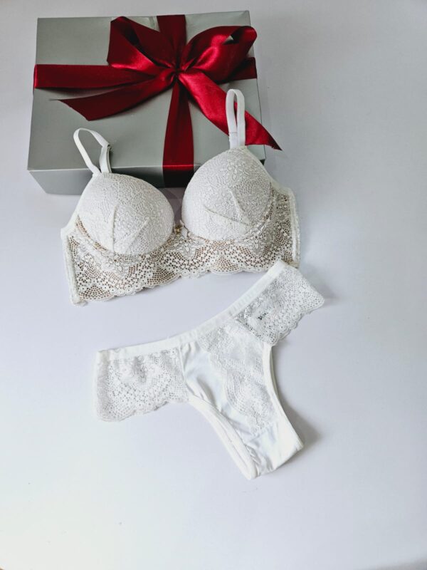 CONJUNTO BRANCO BÁSICO COM BOJO