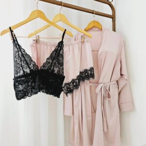 PIJAMA DE 3 PEÇAS EM CETIM