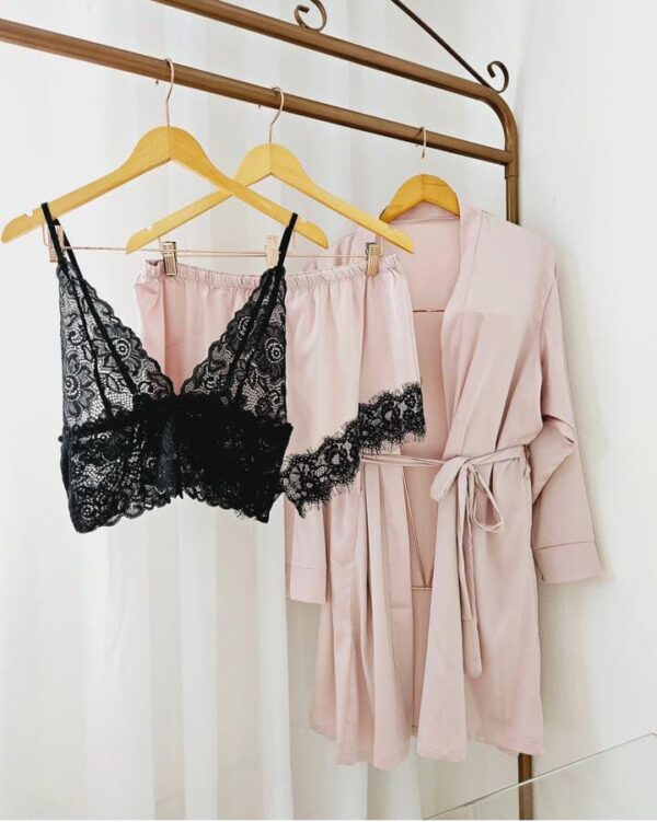 PIJAMA DE 3 PEÇAS EM CETIM