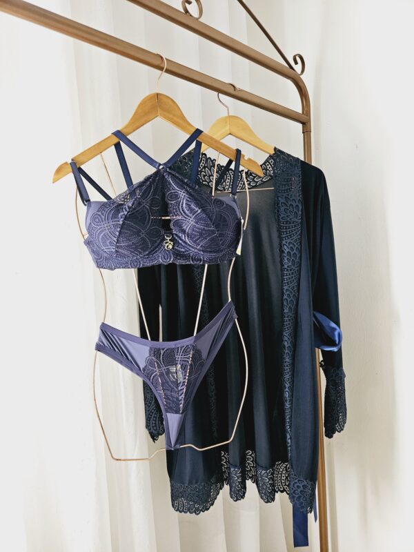 CONJUNTO DE LINGERIE COM BOJO E ROBY