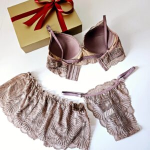 LINGERIE BOM BOJO E MINI SAIA RENDADA