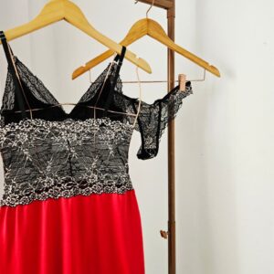 CAMISOLA EM MICROFIBRA COM RENDA BICOLOR