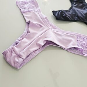 CALCINHAS EM MICROFIBRA COM LATERAL RENDADA