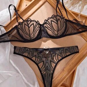 CONJUNTO EM TULLE SEM BOJO